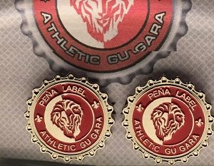 Pin con el logo oficial de la Peña